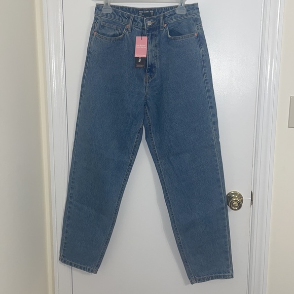 New With Tags PRETTYLITTLETHING L30 Mid Blue Wash Mom Jeans Size 6 - Picture 9 of 11